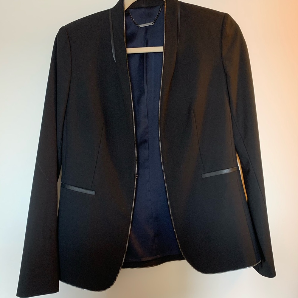 Elie Tahari blazer